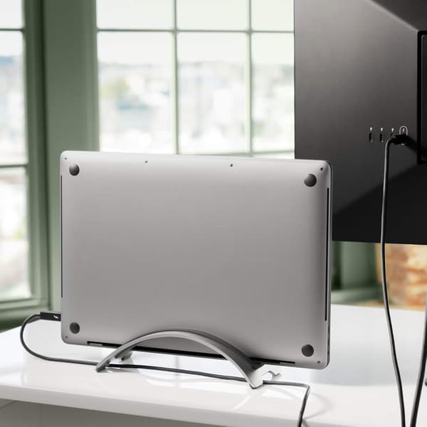 Kompatibel med MacBook | pladsbesparende lodret skrivebordsstander til Apple notebooks (sølv)