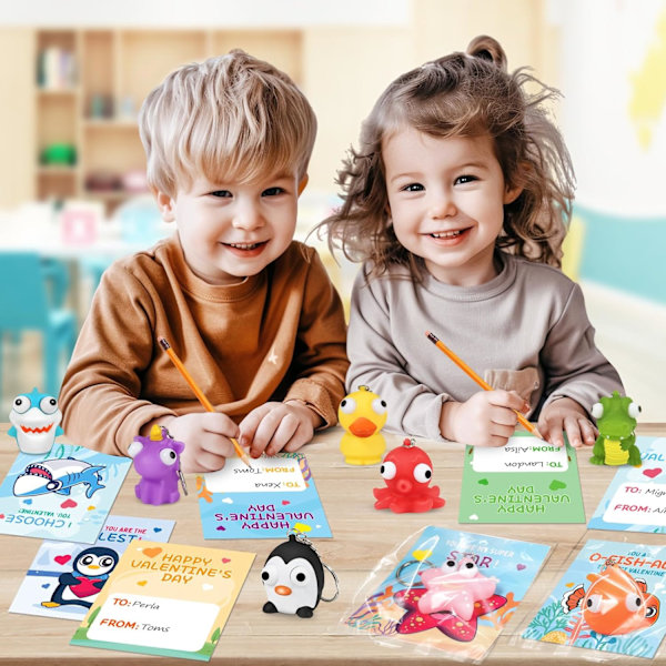 24-pack Kläm Djur Poppande Ögon Nyckelringar, Fidget Leksaker för Klassrum Skola Presenter Utbyte