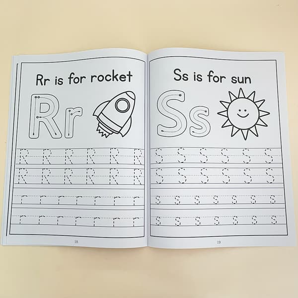 2-Størrelses Rum Planet Plys Solsystem Univers Planet Elskere Gave - Bløde Polyester Udstoppede Dyr med 8 Farvemuligheder, Holdbart Rum-Tema De Alphabet Workbook A