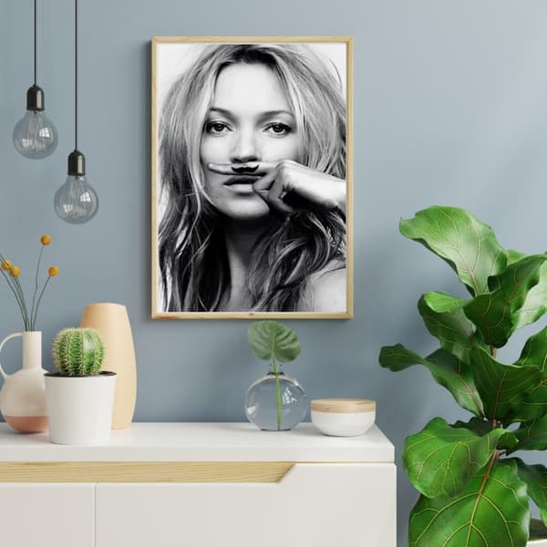 Kate Moss Premium Quality Poster – Stylish & Iconic Wall Art 40x50 cm