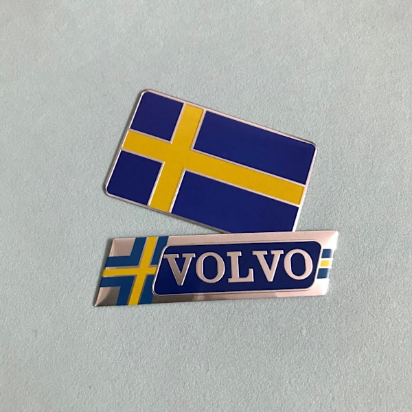Ruotsin lippu -tarra, sopii Volvo VOLVO -muokattuun metalliseen autotarraan naarmujen estämiseksi, alumiinitarra takaluukun koristelu VOLVO Long Strip A