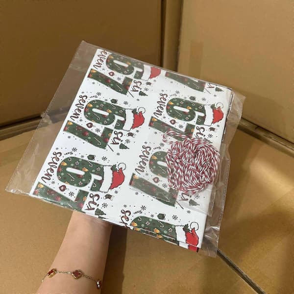 67 olika emoji-tema julpapper, 450 cm x 50 cm, roligt och udda presentpapper för barn Pink