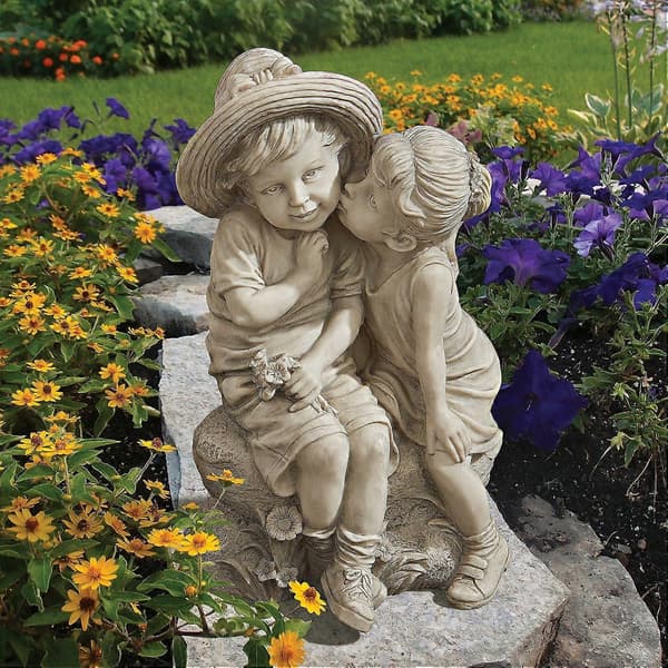 Kampanjesalg Lavere Barn Jente og Gutt Hagedekor Statue, polyresin, antikk stein