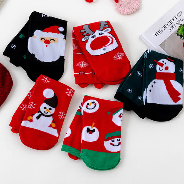 5 par julstrumpor, stora röda strumpor, jultomte, snögubbe, ren, garnöglesockor, julklappar, säkerhetssockor