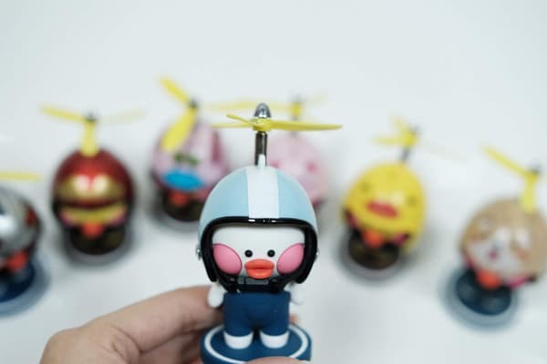 Ande Legetøjsbil Instrumentbræt Bakspejlsdekorationer Propeller Andebil Pynt
