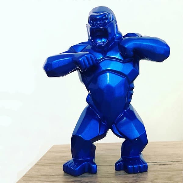 Boksende Gorilla Statue Dyr Ape Figur Resin Orangutang Skulptur Dekorasjon Rød