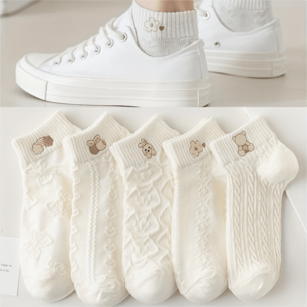 5 par tegneseriesokker, søde og åndbare ankelstrømper til kvinder Five pairs in assorted colours Asian One-size