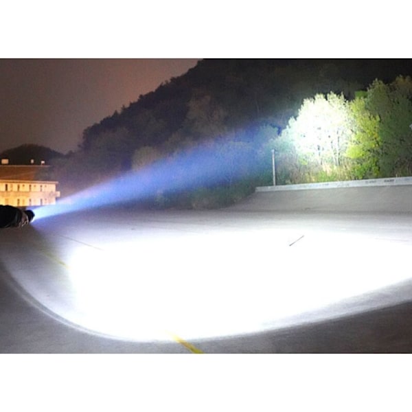 P70 Ficklampa Starkt Ljus Vattentät Utomhusficklampa USB-Laddningsbar Högeffekts LED-Ficklampa
