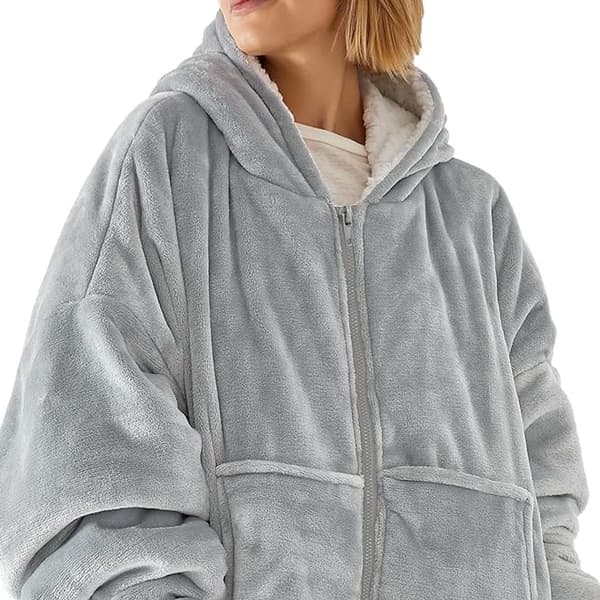 Oversized hettegenser-pledd i teddy-fleece med stor lomme, varmt og behagelig kosepledd for voksne