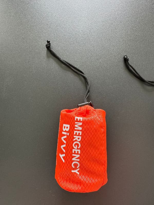 Vandtæt termisk nødssovepose til campingoverlevelse[ZHE] 4pcs Orange - Without whistle
