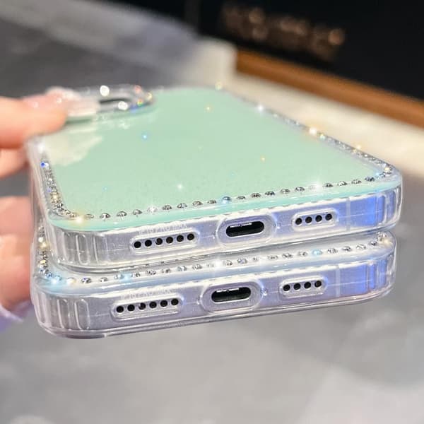 iPhone 17 Pro-deksel med Rhinestone-glitter og 4-hjørners anti-fall Vit