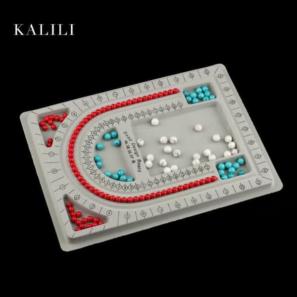 Helmikorutarjotin - 2 kappaletta - Kudottu designmatto - Korujen valmistus (Ei mitään) (Pe)