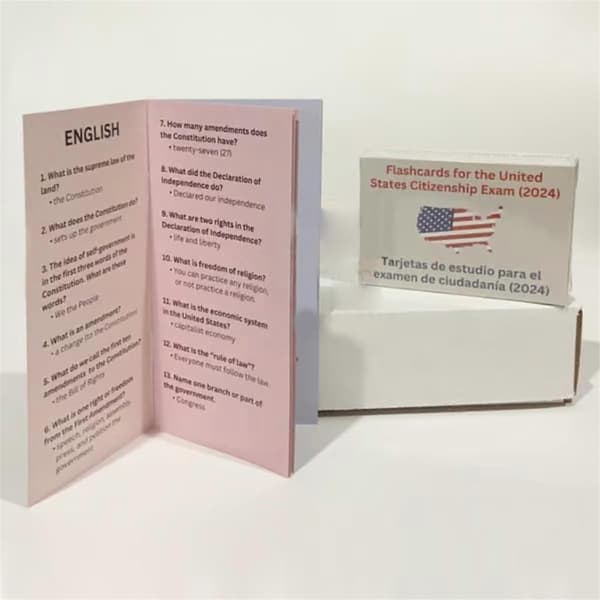 US Citizenship Test Flash Cards Set – Tvåspråkig engelsk-spansk studieguide med 100 samhällskunskapsfrågor och svar (Peng)