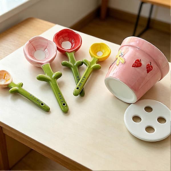 Set med keramiska blomformade måttskedar med hållare (Peng) Pink