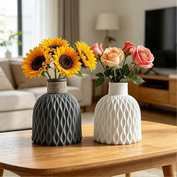 Texturerad blomvas i plast för dekoration, liten (Peng) White