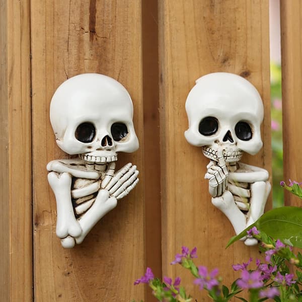 Goottiset pistorasiakoristeet, 2 kpl Halloweeniksi (Pe)