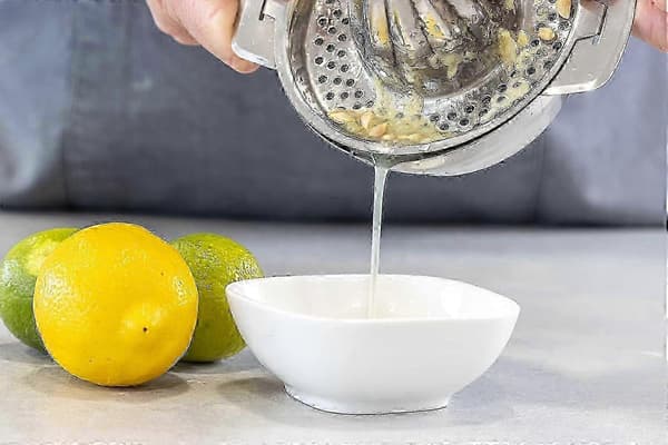 Citruspress i rostfritt stål 2025 – Droppfri pip och halkfri bas (Peng)