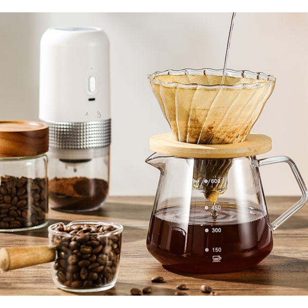 Hvit kaffekvern og elektrisk mikser for kaffebønner, USB utendørs