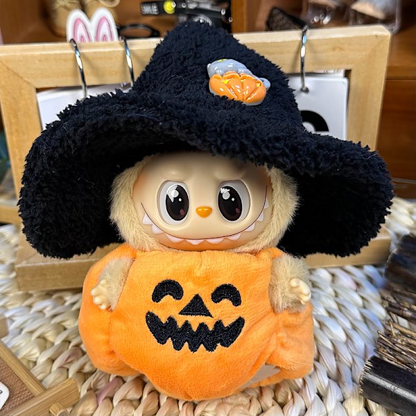 Labubu dukketøj første generation anden generation blind box Labubu dukketøj (hat + vatteret jakke) Small pumpkin