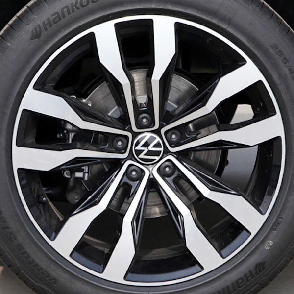 kpl uusia peilipintaisia pyörän napakapseleita (65 mm) korvaavat pyörän napakapselit Volkswagen Passatiin 0.1