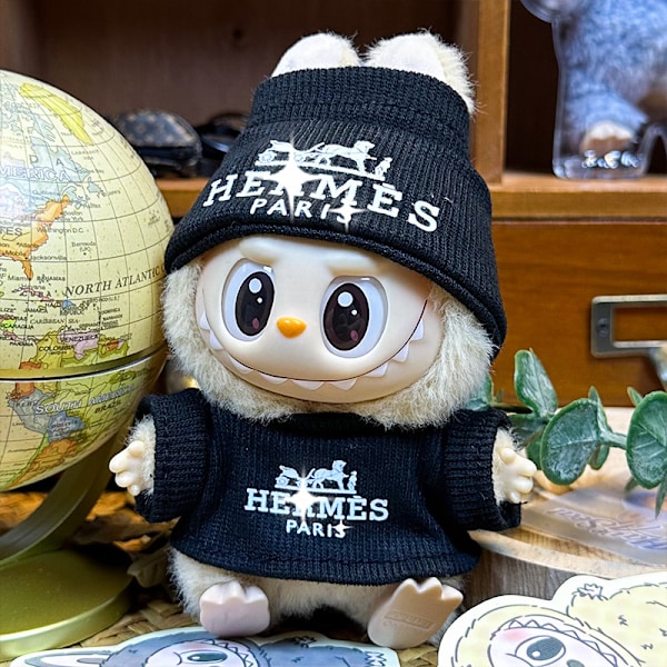Labubu dukketøj første generation anden generation blind box Labubu dukketøj (hat + sweater) H black suit