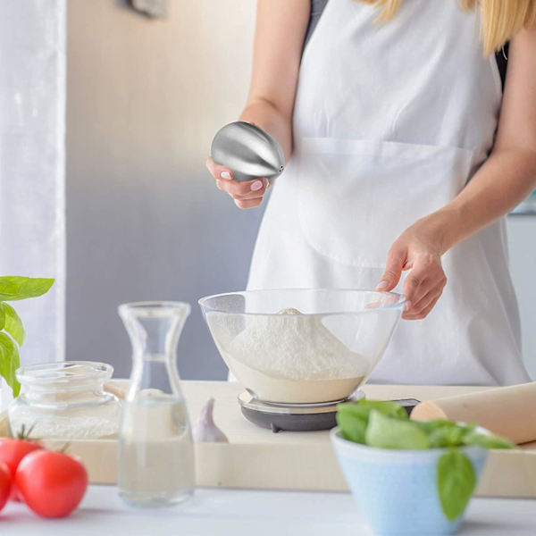 Set med 2 kryddburkar i rostfritt stål, pepparkvarn, äggformad saltkar