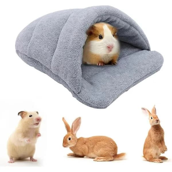 Blød og varm marsvineseng – sovepose, hule og pude til hamster, perfekt vinterseng