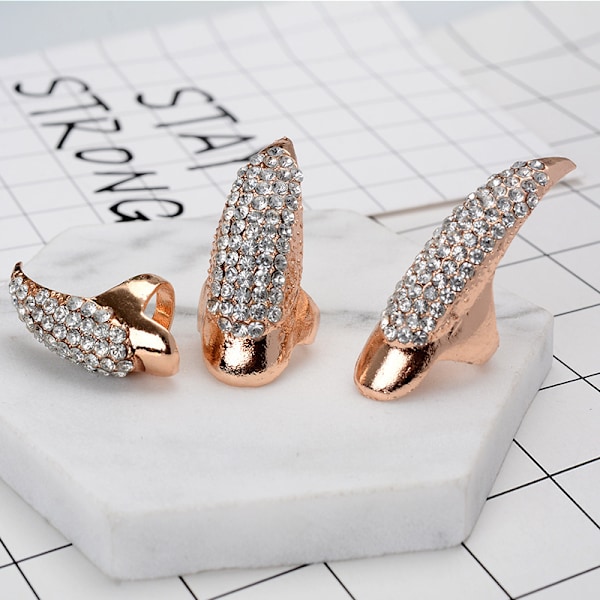 Sett med 5 gull Forskjellige størrelser Falsk negl Punk stil Fingernegl klo ring Retro krystall finger ringer kvinner menn