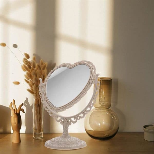Simple and Beautiful Heart-Shaped Plastic Cosmetic Mirror, Double-Sided Rotatable Vanity Mirror, Lightweight Mirror, Bathroom Mirror (White)
