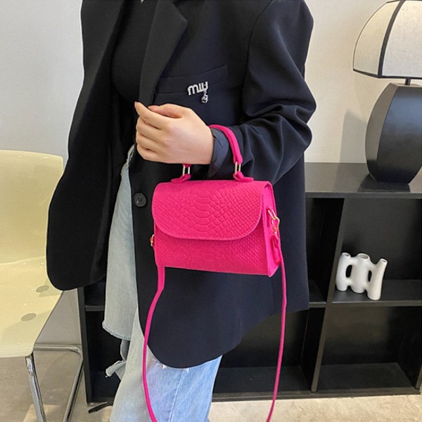 Naisten trendikkäät käsilaukut Retro Designer Luxury Square Crossbody -laukut Rose Red