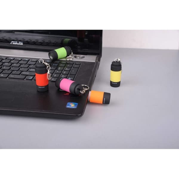 7 kpl Mini Värikäs LED-taskulamppu USB Ladattava pyörivällä kytkimellä