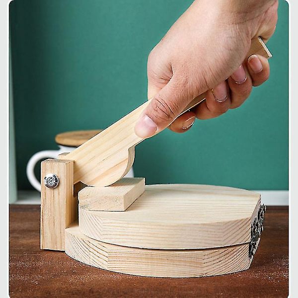 Tortillapress i trä för deg till dumplings, pizza och mer