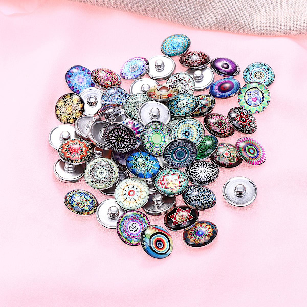 20 stk. 18mm runde trykknapper i glas med eksotiske motiver i forskellige stilarter til smykkecharms (tilfældig farve)