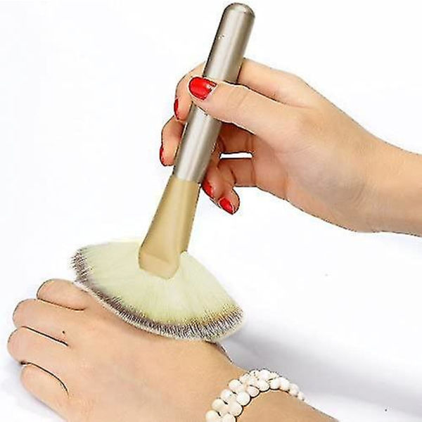 1 stk. Babysbreath Slim Fan Makeup Brush Blending Highlighter Shine To Contour Powder