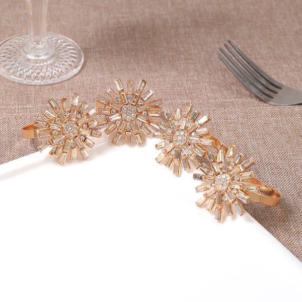 Blomsterformet serviettringsett 4 stk./sett serviettring kunstig krystallblomst elegant luksuriøs borddekorasjon middagsserviett