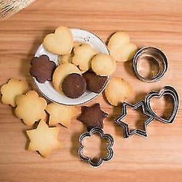 Metallkakeformsett, minikakeform for baking (12 stk runde hjerteformede stjerneformede kakeformer)