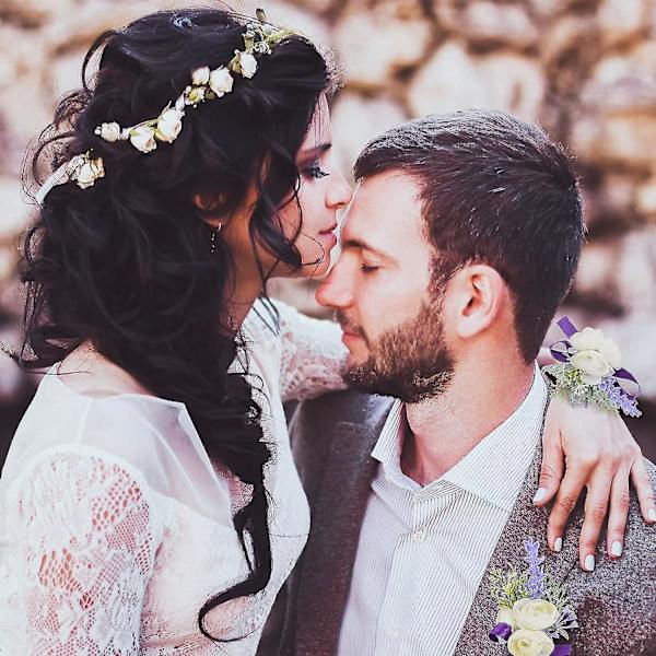 2 st handledsblommor, konstgjorda bröllopshandledsblommor och boutonniere set brud handblomma män boutonniere för bröllop, lila band