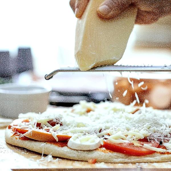 Ostehøvel - Grønnsaksskreller, sitronskall, parmesanost