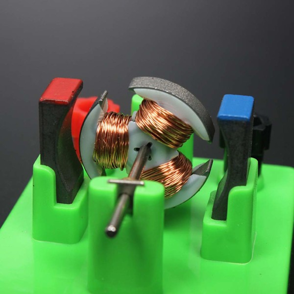 DIY DC elektrisk motor monteringssats - Vetenskaplig labb pedagogisk fysik inlärningsexperiment leksak för barn elektrisk motor