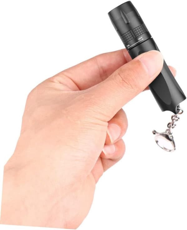 Kädessä pidettävä taskulamppu - Mini avaimenperä taskulamppu LED-taskulamppu - Turvallinen ja yksinkertainen