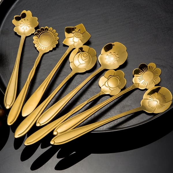 8-pack blomster-teskedar i rostfritt stål, romantiska blommiga kaffeskedar för omrörning av te, desserter, glass, elegant bröllopspresent, guld