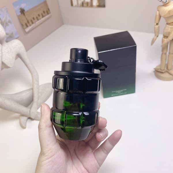 Viktor & Rolf Spicebomb Night Vision Eau de Toilette miehille, 90 ml