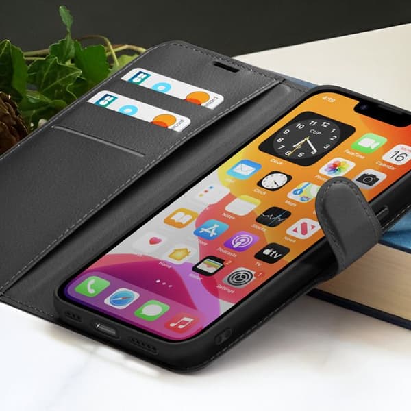 【03】Pung etui til iPhone 17 med standfunktion og magnetisk klap Zanaé Sort Svart