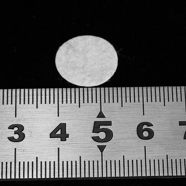 100 kpl uusia puuvillasuodatinpyöreitä suodatinlevyjä mustapäiden poistoon tarkoitettuihin kauneuskoneisiin (15 mm)