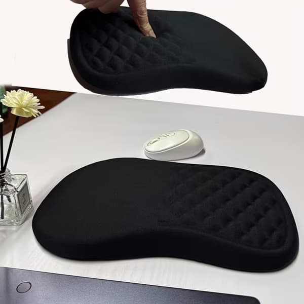 Ergonomisk musemåtte med håndledsstøtte, skrånende håndledsstøtte musemåtte, skrånende hukommelsesskum håndledsstøtte, computertilbehør.