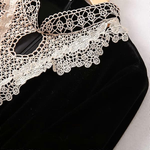 Den samme fashionable taljelange kjole som prinsessen s