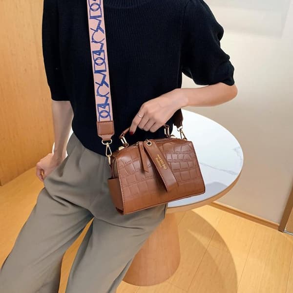 2025 Texturerad Kaffe Square Crossbody Väska för Kvinnor Coffee