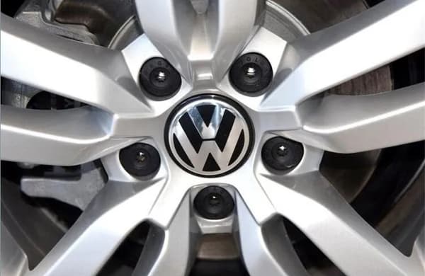【03】4-pak - Volkswagen VW Centerkapsel / Fælgemblem - Bil Sølv Silver 56 mm