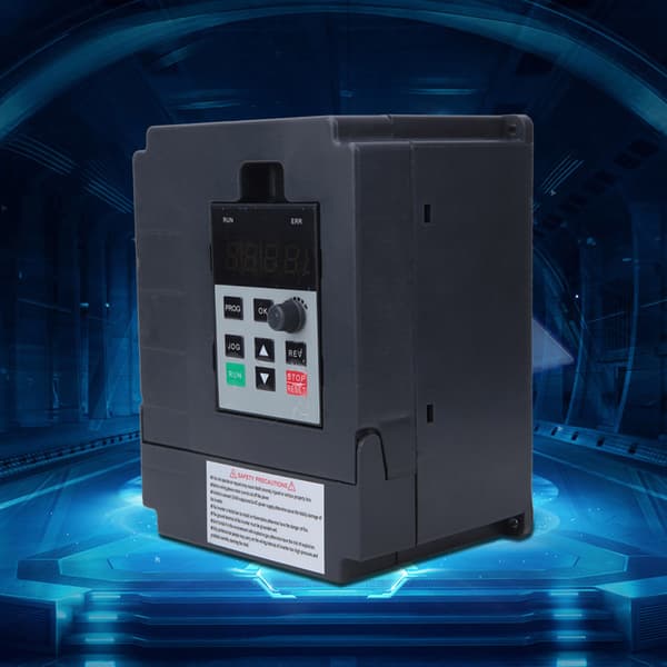 【03】Universal Mini Enfaset 220V til 3-faset 220V Variabel Frekvensomformer 2.2kW