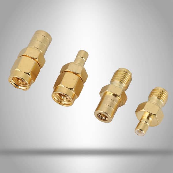 4 tyypin RF-sovitin SMA-sovitin SMB-liittimeen RF-muunninsarja DAB-auton radioantennille